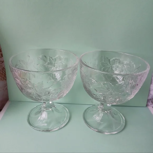 SET OF 4 PRINCESS HOUSE FANTASIA FOOTED DESSERT/SHERBET BOWLS POINSETTIA PATTERN - Picture 4 of 15